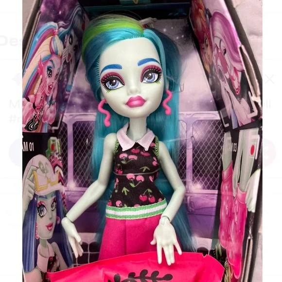 Monster High Ghoulia Yelps G3 Buried Secrets Courtside Fang-Out - Picture 1 of 6